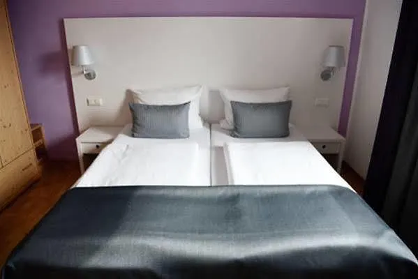 Hotel am alten Park Augsburg 3*,